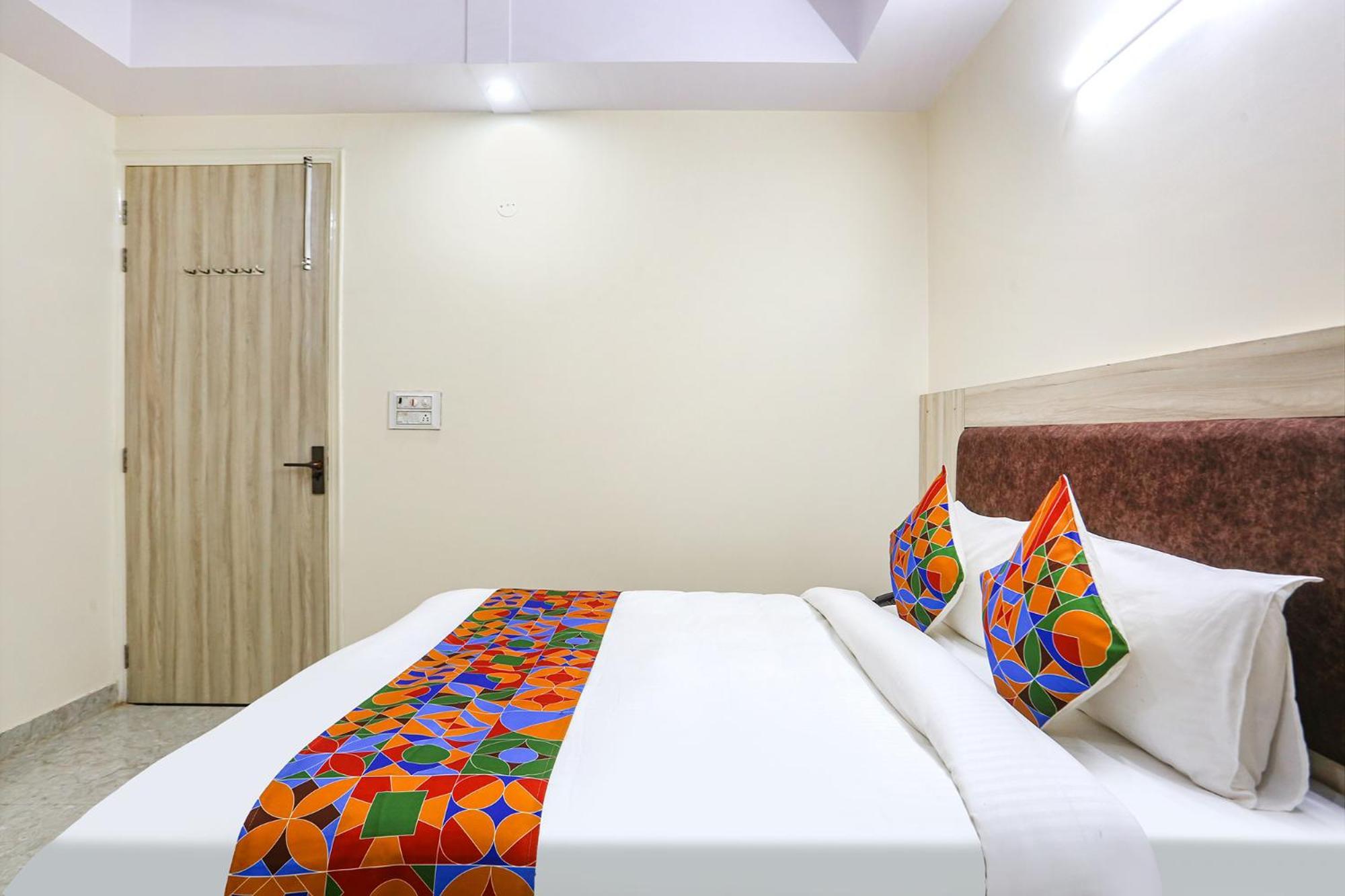 Fabhotel Taugan - Nr Yashobhoomi Convention Centre Hotel Delhi (National Capital Territory of India)