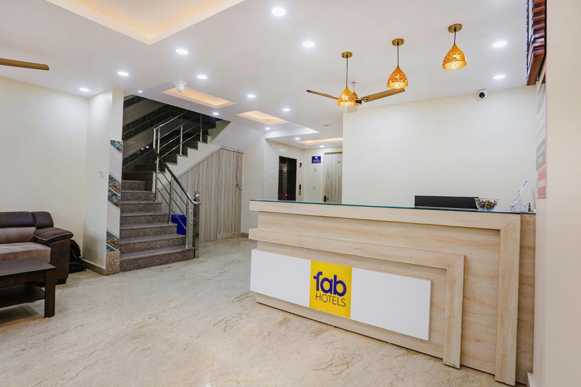 Hotel Fabhotel Taugan - Nr Yashobhoomi Convention Centre