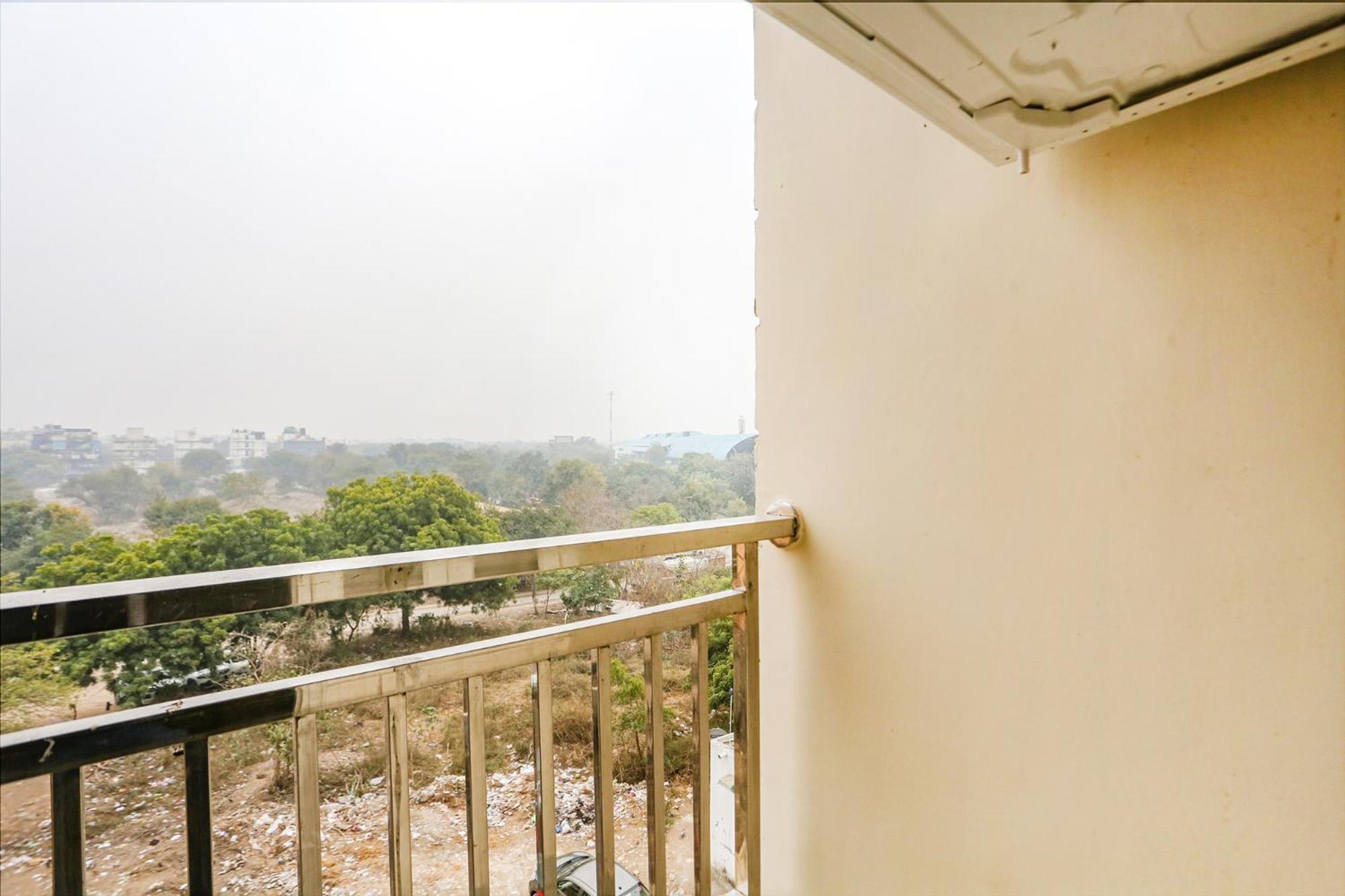 Fabhotel Taugan - Nr Yashobhoomi Convention Centre