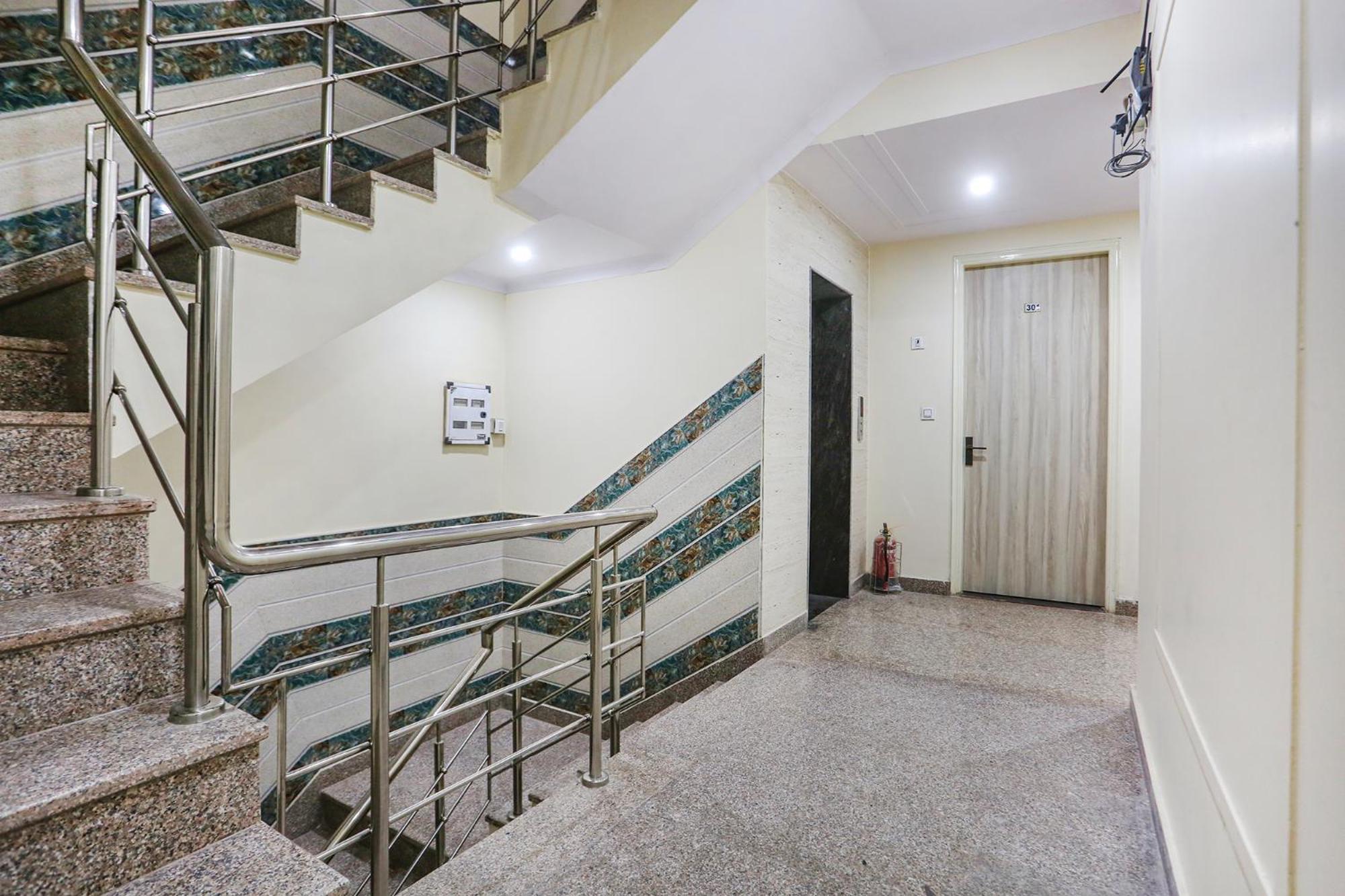 Fabhotel Taugan - Nr Yashobhoomi Convention Centre