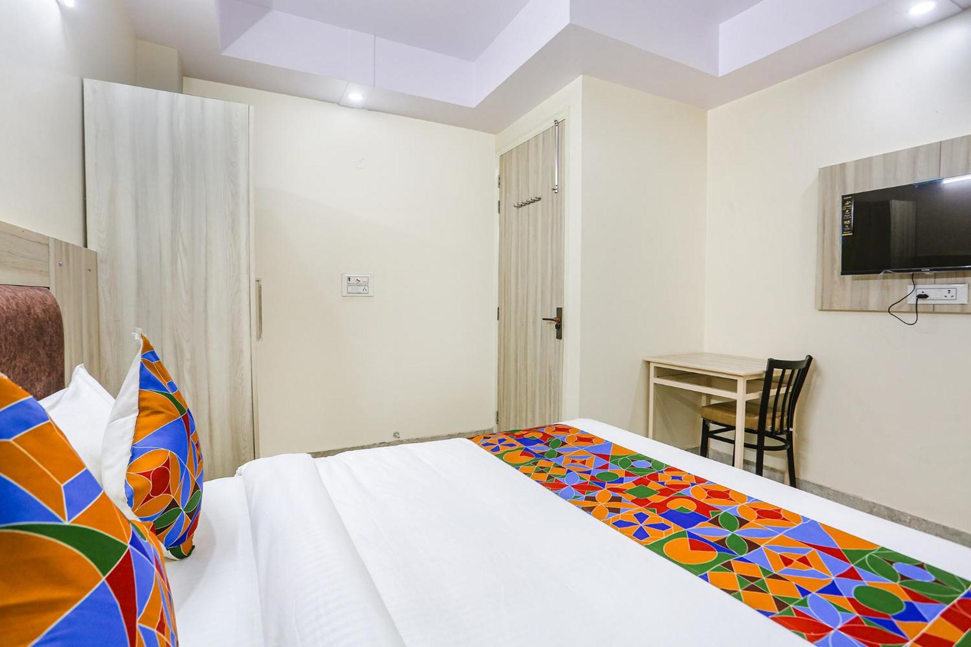 Hotel Fabhotel Taugan - Nr Yashobhoomi Convention Centre Delhi (National Capital Territory of India)