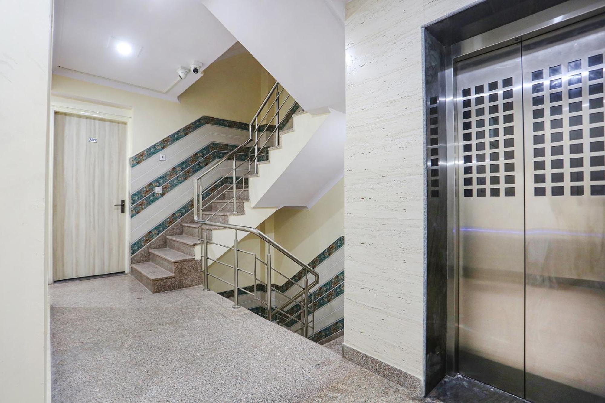 Fabhotel Taugan - Nr Yashobhoomi Convention Centre Delhi (National Capital Territory of India)